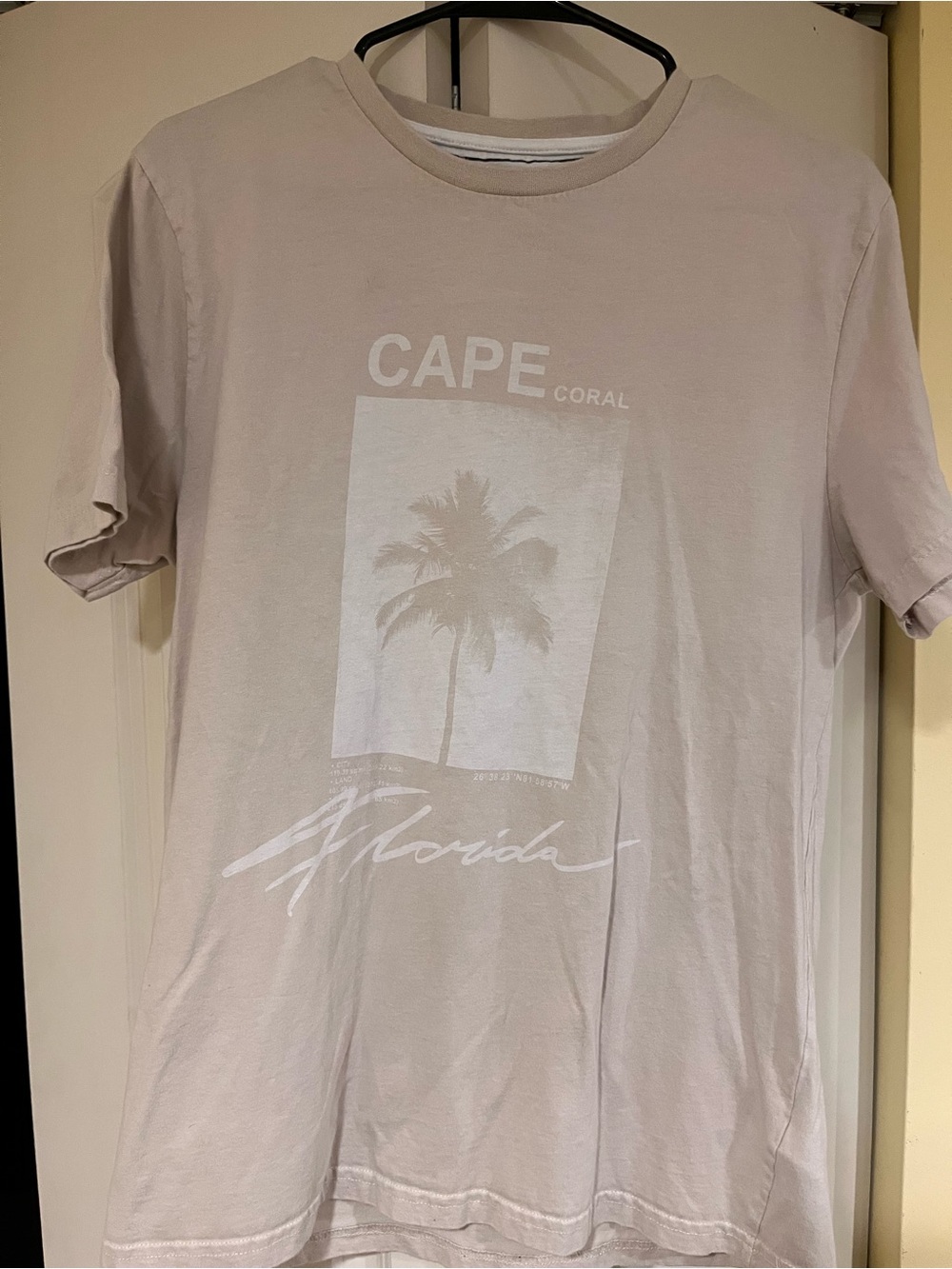 Cape Coral Graphic Short-Sleeve Tee - Light Beige